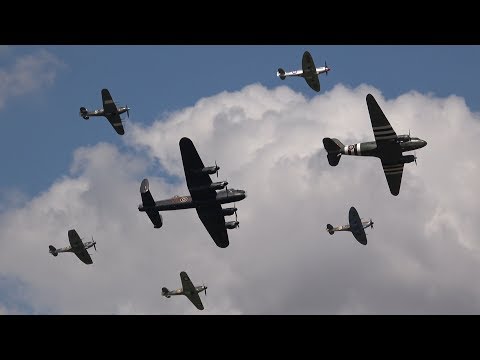 RAF BBMF 'Trenchard Plus' Formation Full Display @ RIAT 2018 - AWESOME SIGHT & SOUND !!!