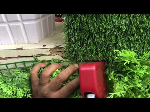 How to fix the artificial grass for vertical garden