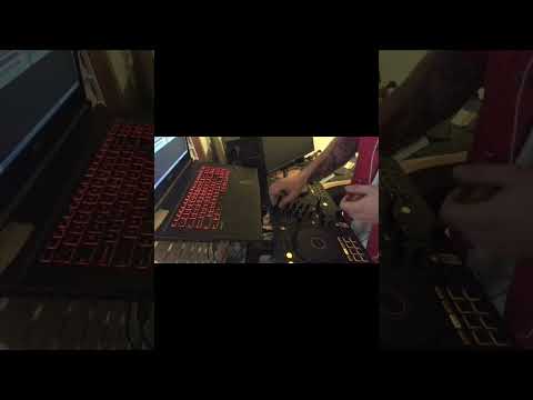 La mama de la mama VS rattle