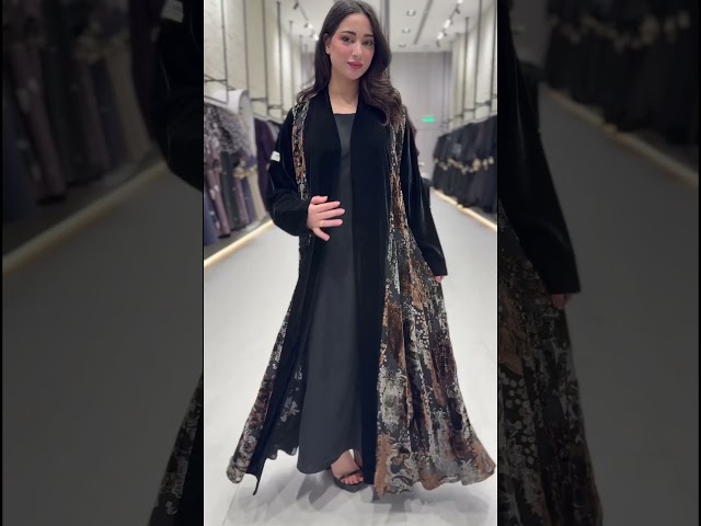 عبايه شتويه مخمل مع تدخيلات قماش مشجر