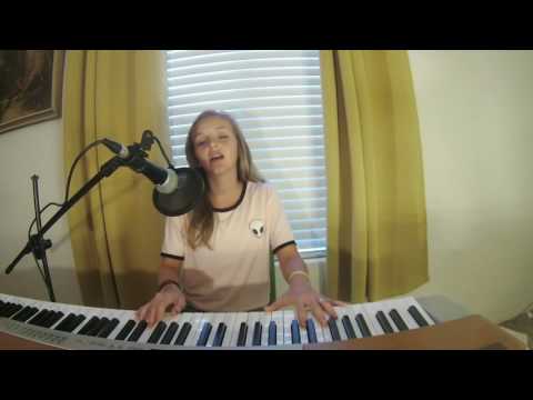 My Favorite Things - Evie Clair (Oscar Hammerstein II, Richard Rodgers Cover)
