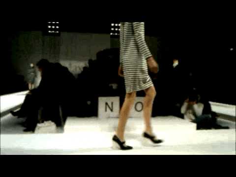Sfilata Max Mara SS 2011.avi