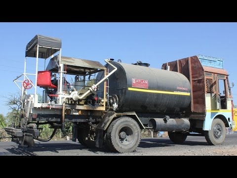 Bitumen pressure distributor