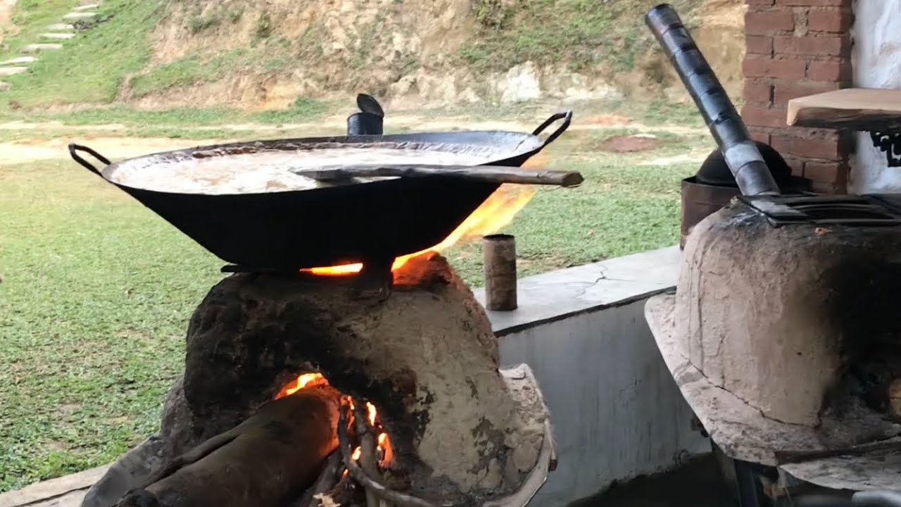 SABÃO DE CINZAS - BARRELEIRO FUNCIONANDO E COLOCAMOS O TORRESMO PARA COZINHAR (Parte 2)