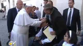 preview picture of video 'El papa Francisco hizo un exorcismo'