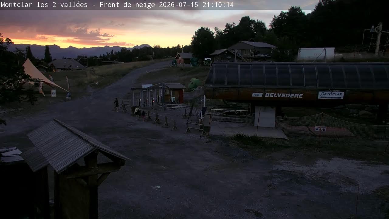 Live webcam view of Base de Pistas de Montclar
