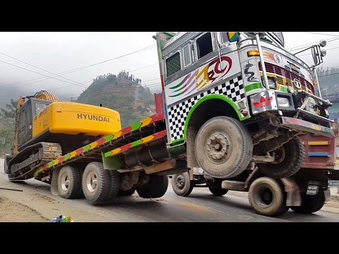 डोजर काण्ड । Dozer Kanda गाडीबाट स्काईभेक्टर कसरी झार्छ हेर्नुहोस् | excavator unload from truck