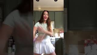 【おっぱい】 乳揺れダンス ちょっと動きが面白い！ tiktok #Shorts