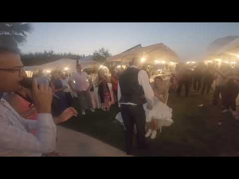 Animazione Matrimoni Travolgente a Teramo - Lo Sposo toglie la giarrettiera - Francesco Barattucci