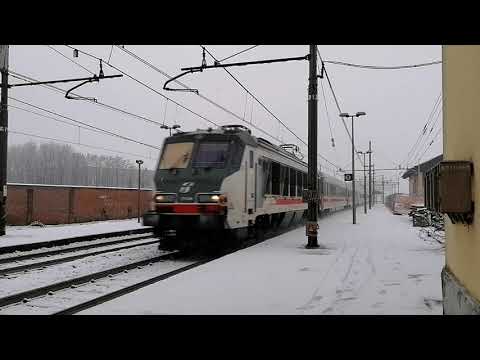 Treno Intercity 597 del 8/12/2021 in transito a Secugnago (Lodi)
