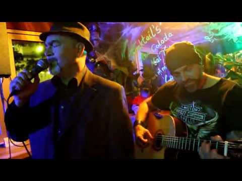 Memphis and Daddy Mase live My Way in der Piraterie