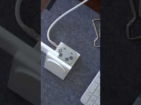 Esta&ccedil;&atilde;o de carregamento 3 em 1 cima da mesa #latamelec #carregador #iphone #chargers #airpods
