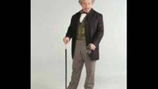 Something Bad is happening at the Opera Popular