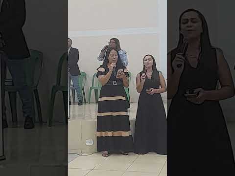 Missionária Fabiana pregando na igreja famaem campo limpo de goias 