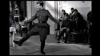 Отрывок из фильма "Максим Перепелица" (1955 год). Танец Максима