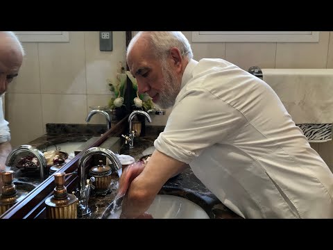 شرح كيفية وضوء الرسول صلى الله عليه وسلم عملياً ...