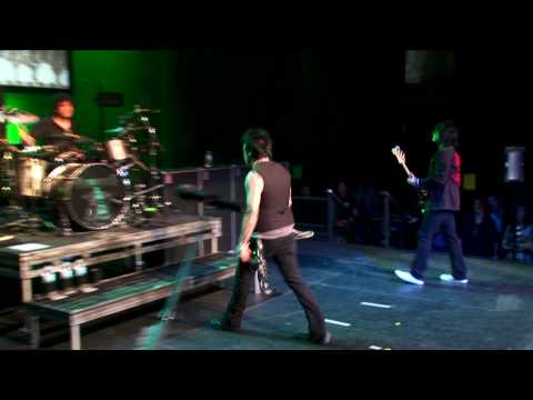 Papa Roach "She Loves Me Not" LIVE At Guitar Center's 20th Annual Drum-Off (2008)