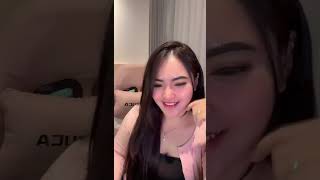 Download lagu Just make me wonder, you're so beautiful mp3