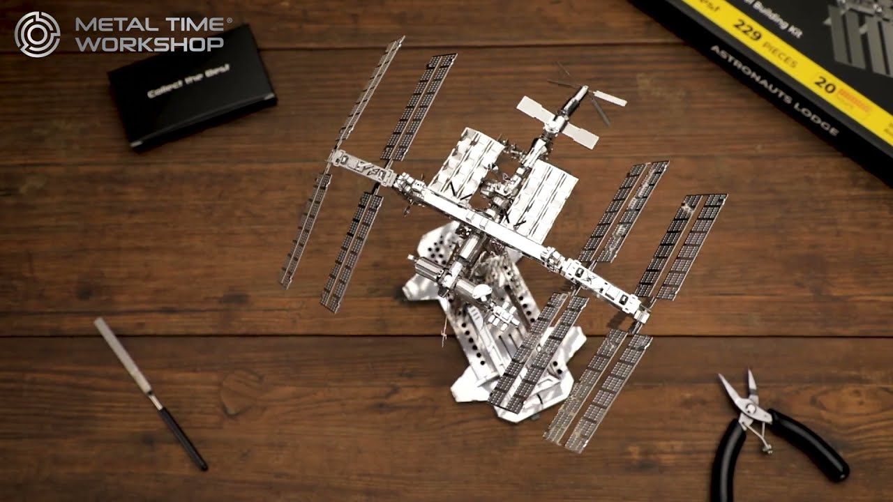 Ocelová stavebnice Astronaut's Lodge