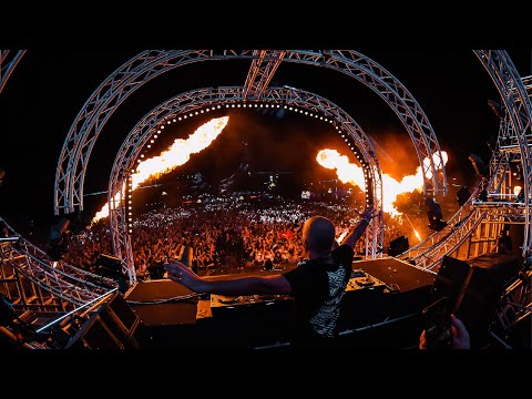 VINI VICI Live At NEON Countdown 2022