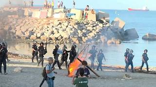España, disturbios en Ceuta cuando manifestantes antimigrantes se enfrentan a la Policía