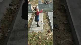 Download lagu Young Girl Has A Supernatural Encounter With Her Mother's Spirit At The Cemetery! Espanol mp3