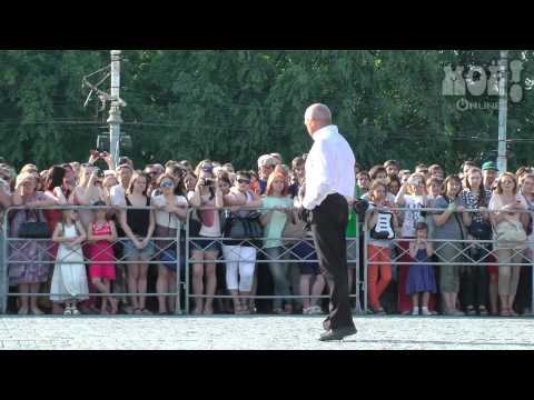 Воронежцы о спектакле на площади Ленина: «Нам было страшно за танцора, когда экс...