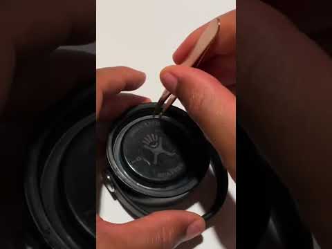 Cleaning Hydroflask #cleaning#asmr#cleaningmotivation#cleanwithme#hydroflask