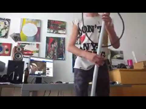 Yasha Sultan  playing  futujara overtone bass flute.