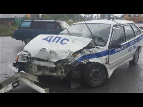 Гаишники спешили на аварию, а попали в больницу