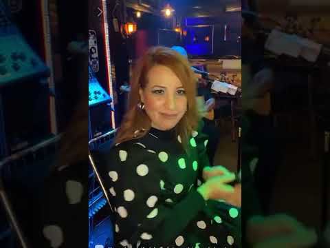 Emine Yavuz ÖZLÜYORUM ÖZLEMEMMİ (Canlı) cower