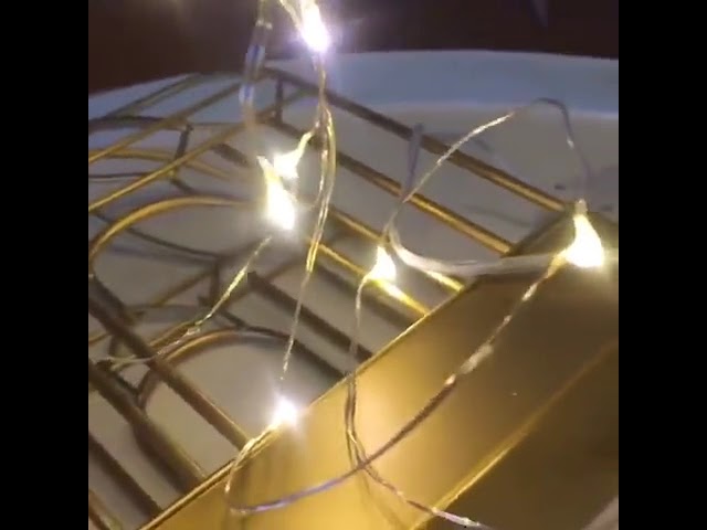 Vídeo relacionado con SCNNC Cadena de Luces LED con Pilas 2M 20LED, Blanco Cálido Cobre Guirnalda Luces Interior Navidad, Micro Luces de Hadas LED para Interior Exterior Fiesta Navidad Bodas Caja Regalo, 8 Piezas