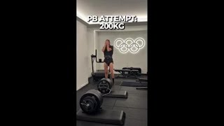 Atletica: Gianmarco Tamberi esegue in palestra uno stacco con 200 kg di pesi