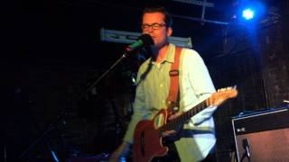 Tom Vek - Pushing Your Luck (+Salt-N-Pepa's Push It) at Mercury Lounge CMJ, NYC 10/21/14 HD