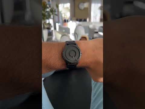 This magic watch is a headturner 🤩