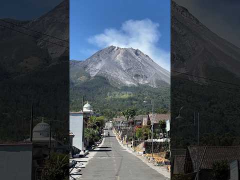 Jangan lewatkan kesempatan untuk menjelajahi desa menawan yang terletak di kaki puncak Gunung Merapi! Pemandangannya bik...
