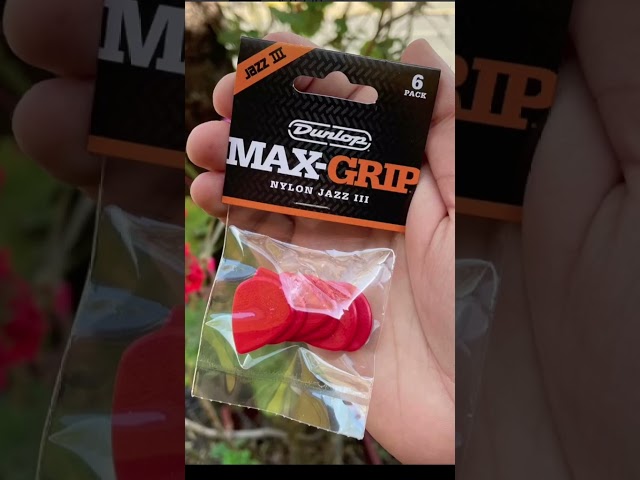 Vídeo relacionado con Froster Taza Guitarra Eléctrica, 3D Taza Musica, Regalos para Guitarristas, Born to Rock Coffee Mug con Asa en Forma de Guitarra Estilo V, 300 ml