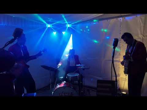 The 6 Fireballs - Wipe Out