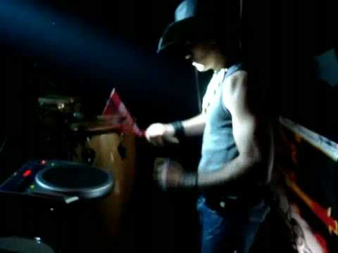 Guitos Live Percussion & Dj Anthony A @ Paddock Bar Disco Parte 1