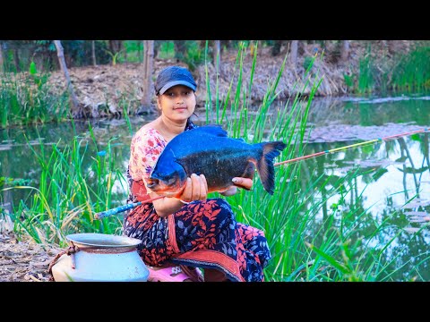 Fishing video || Traditional fishing skills girl catches giant fish with a hook || Hook fishing