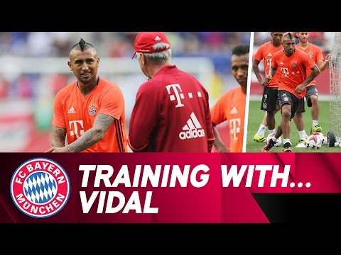 Training with Arturo Vidal | FC Bayern