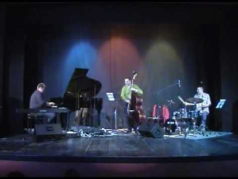 Vladan Mijatovic TRIO - Plays Be Bop - Straight No Chaser 2007.mp4