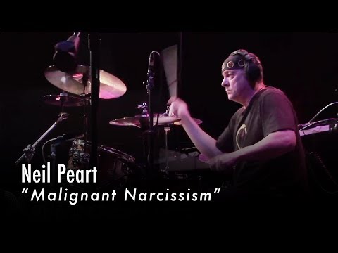 Neil Peart Discusses & Performs "Malignant Narcissism"
