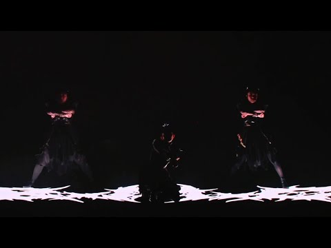 Videoclip de BxMxC (METAL GALAXY WORLD TOUR IN JAPAN EXTRA SHOW) — BABYMETAL