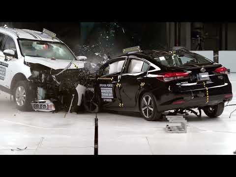 2016 Kia Sorento into 2018 Kia Forte 40 mph IIHS crash test