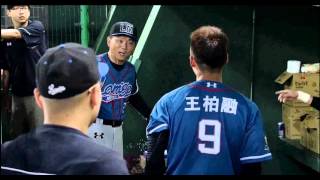 [討論] 王柏融跑壘到底在幹嘛???