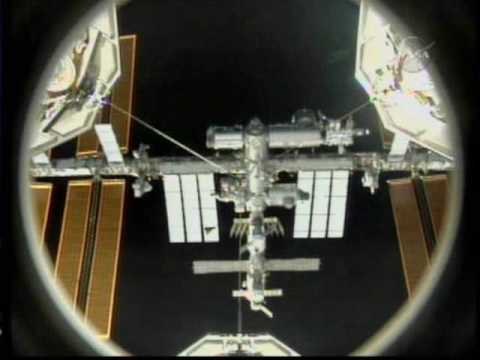 STS-131: Discovery Rendezvous and Docking (time lapse)