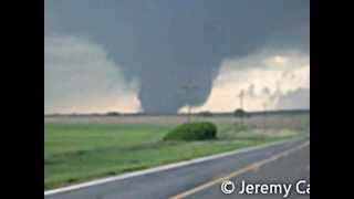 preview picture of video 'Marquette, KS tornado 4-14-12.wmv'