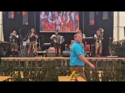 Buamteifl mit „Auf der Autobahn“