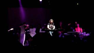 Miguel Mateos - Un mundo feliz